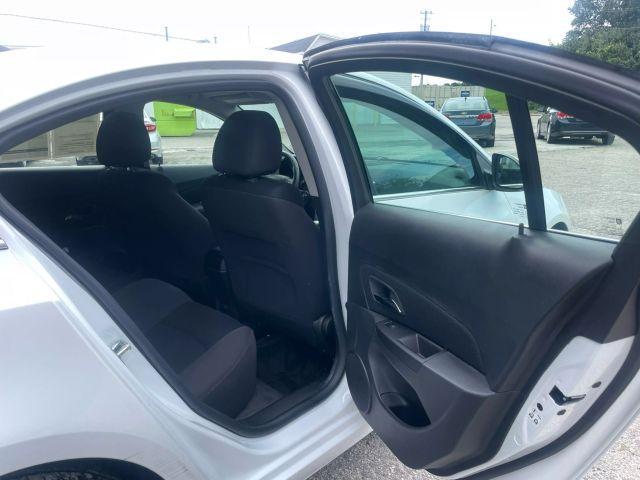 used 2015 Chevrolet Cruze car, priced at $5,600