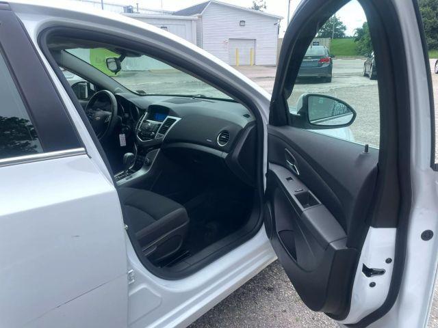 used 2015 Chevrolet Cruze car, priced at $5,600