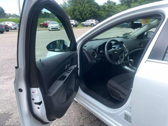used 2015 Chevrolet Cruze car, priced at $5,600