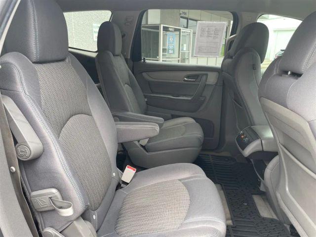 used 2015 Chevrolet Traverse car, priced at $10,900