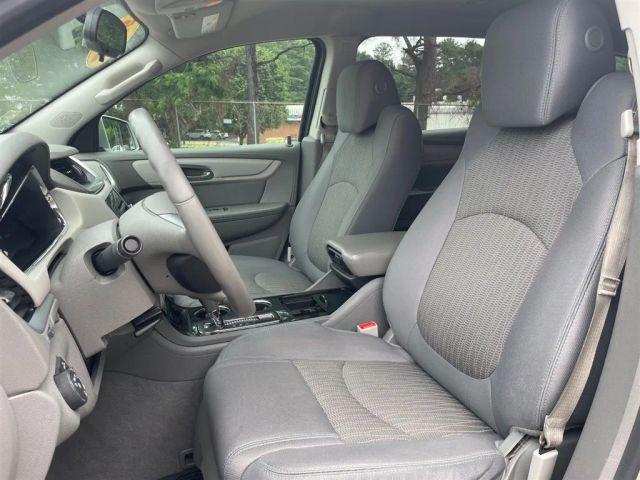 used 2015 Chevrolet Traverse car, priced at $10,900