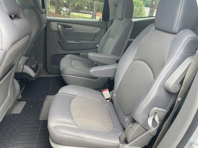 used 2015 Chevrolet Traverse car, priced at $10,900