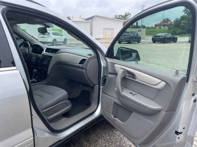 used 2015 Chevrolet Traverse car, priced at $10,900