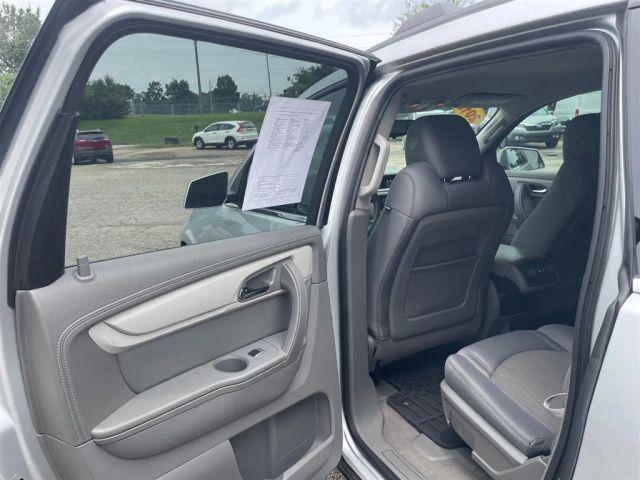 used 2015 Chevrolet Traverse car, priced at $10,900