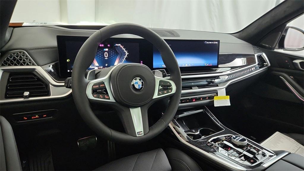 new 2025 BMW X7 car, priced at $99,225