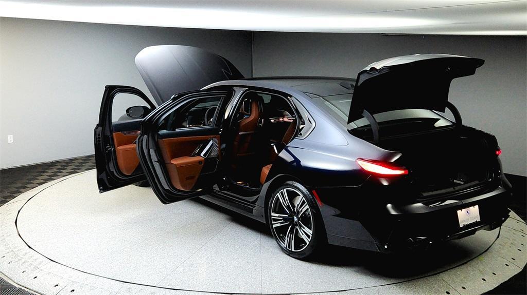new 2025 BMW 760 car, priced at $142,075