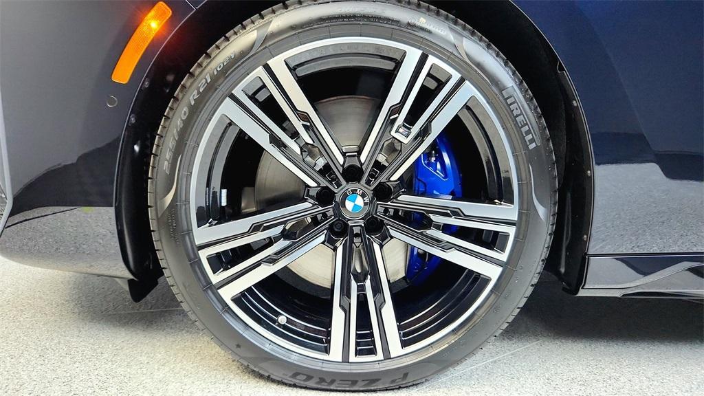 new 2025 BMW 760 car, priced at $142,075