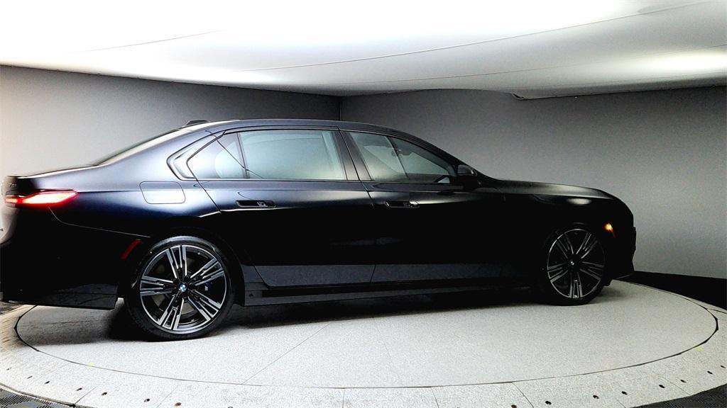 new 2025 BMW 760 car, priced at $142,075