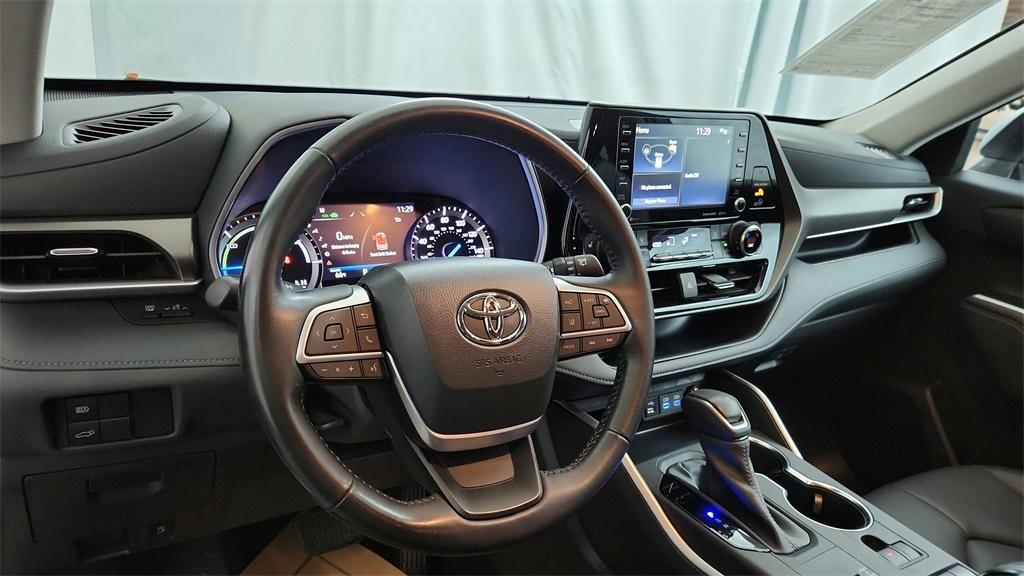 used 2022 Toyota Highlander Hybrid car, priced at $38,899