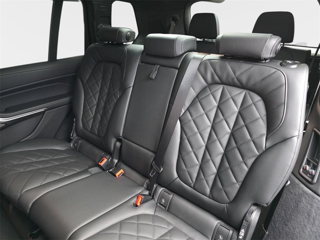 new 2026 BMW X7 car, priced at $98,475