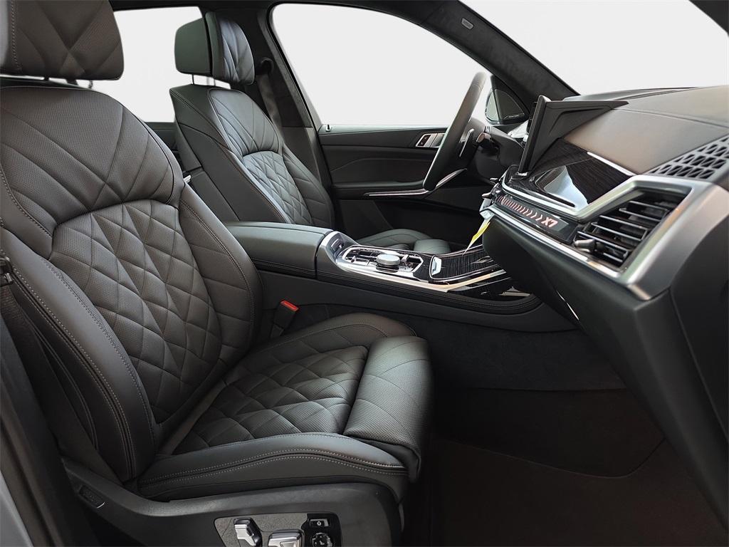 new 2026 BMW X7 car, priced at $98,475