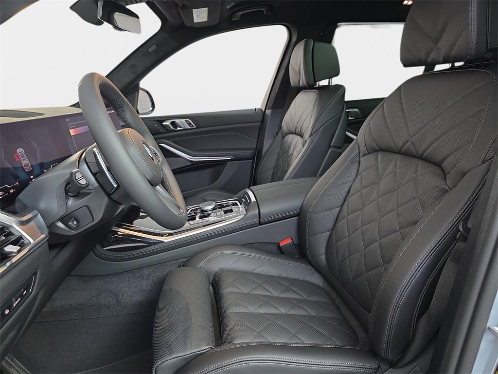 new 2026 BMW X7 car, priced at $98,475