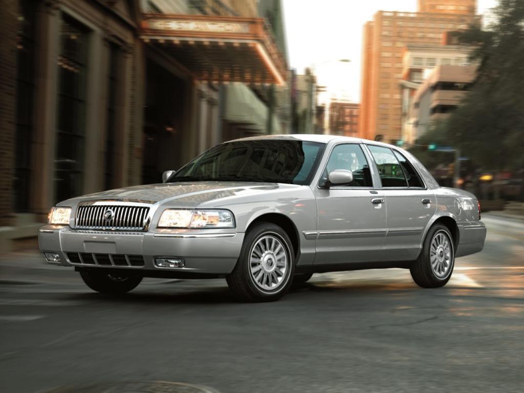 used 2009 Mercury Grand Marquis car, priced at $6,998