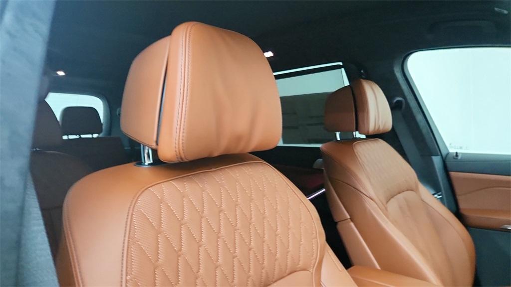 new 2026 BMW X7 car, priced at $126,490