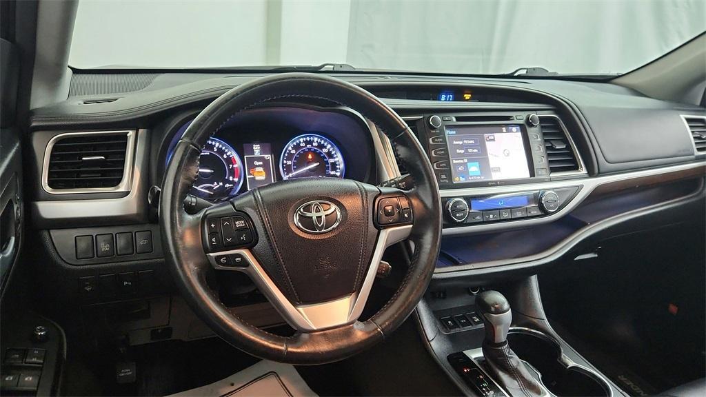 used 2014 Toyota Highlander car, priced at $14,944