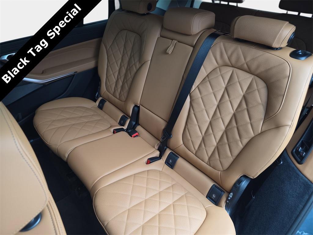 new 2026 BMW X7 car, priced at $94,425
