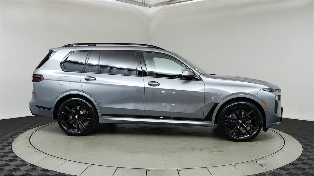 new 2025 BMW X7 car, priced at $99,550