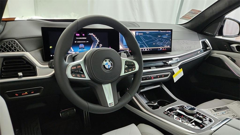 new 2025 BMW X7 car, priced at $99,550