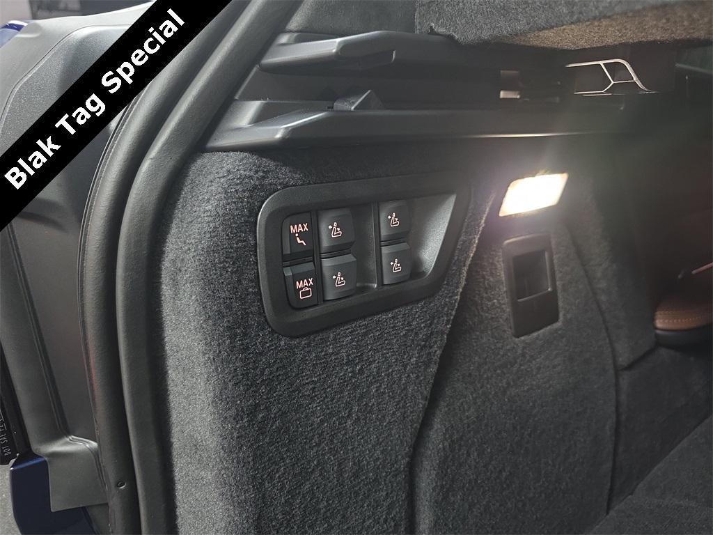 new 2026 BMW X7 car, priced at $100,215