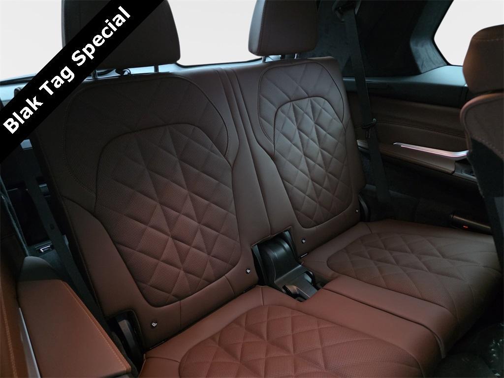 new 2026 BMW X7 car, priced at $100,215