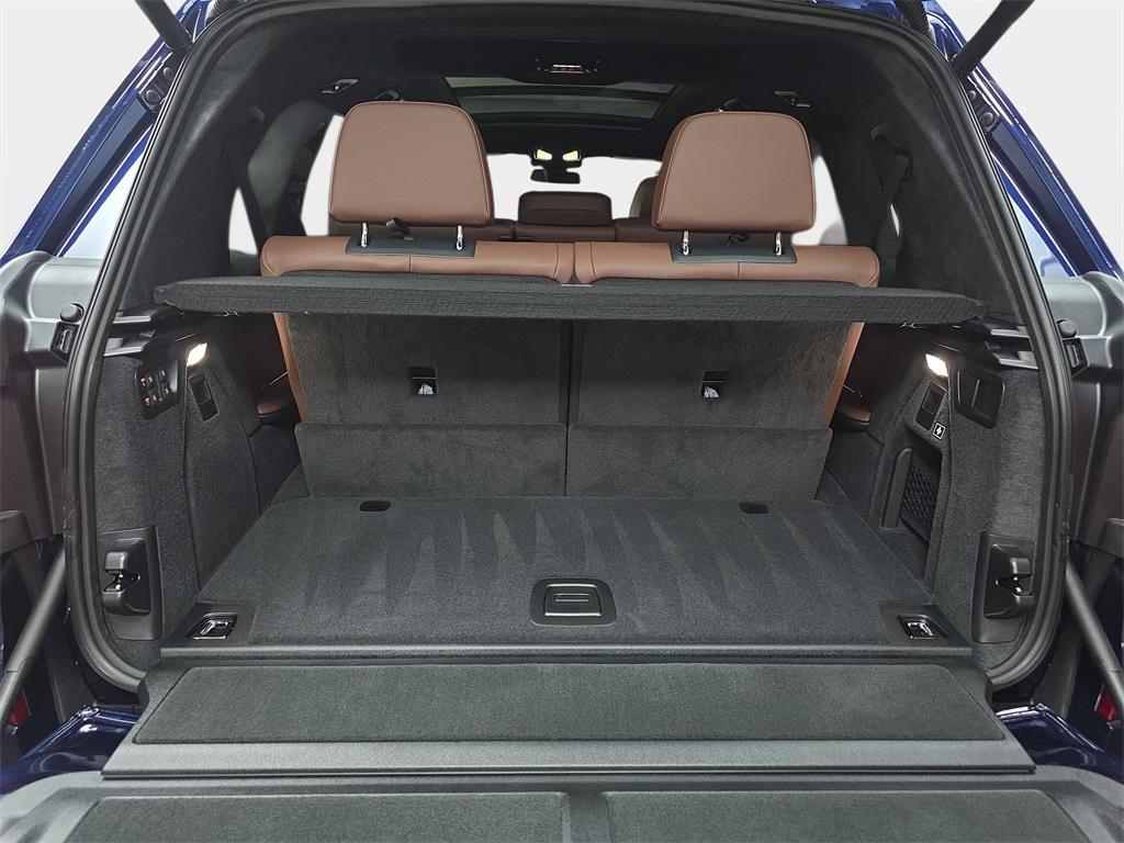 new 2026 BMW X7 car, priced at $102,015
