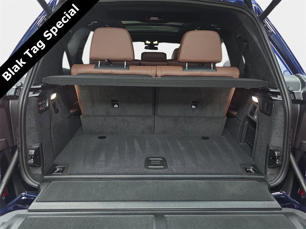 new 2026 BMW X7 car, priced at $100,215