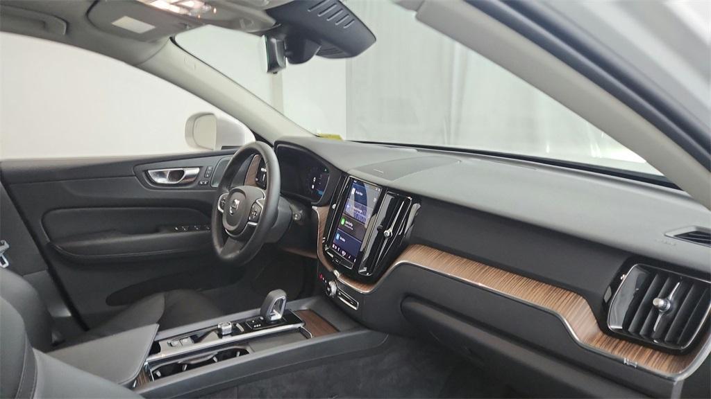 used 2022 Volvo XC60 car, priced at $34,880