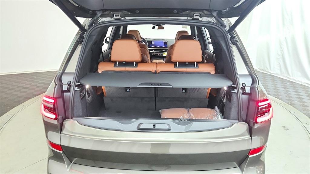new 2026 BMW X7 car, priced at $123,640