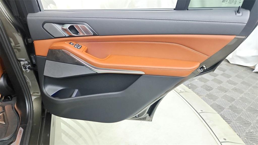 new 2026 BMW X7 car, priced at $123,640