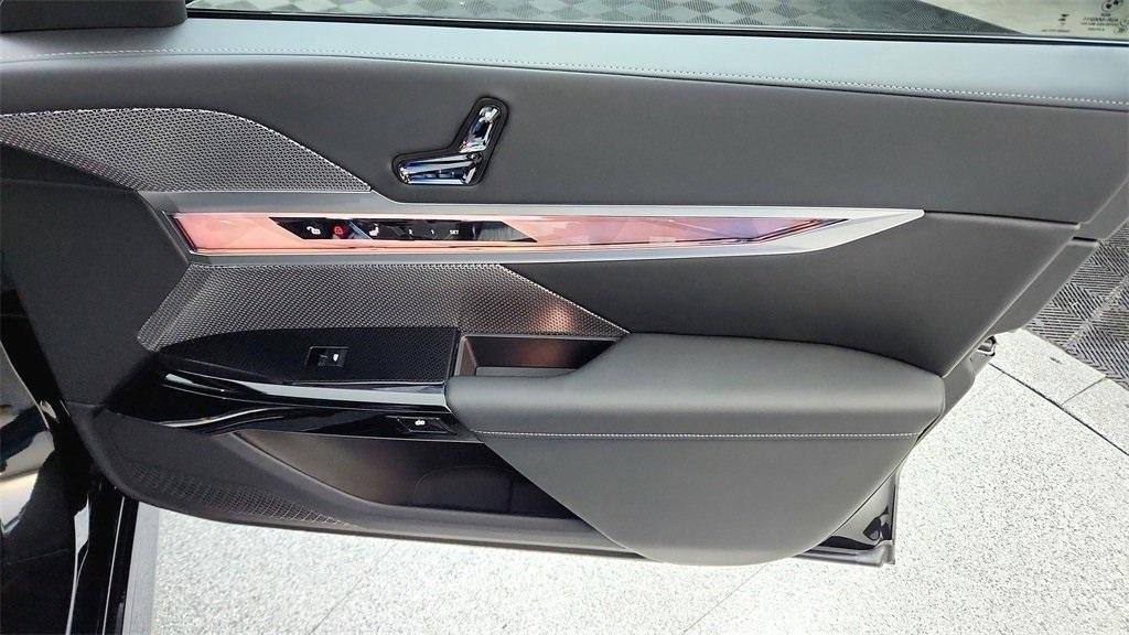 new 2025 BMW i7 car, priced at $129,525