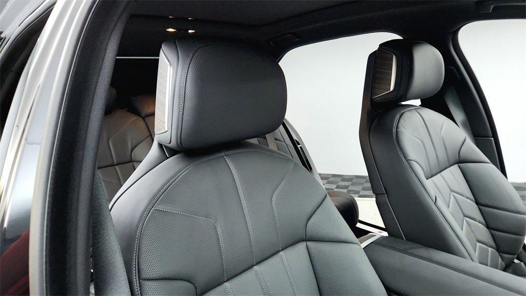 new 2025 BMW i7 car, priced at $129,525