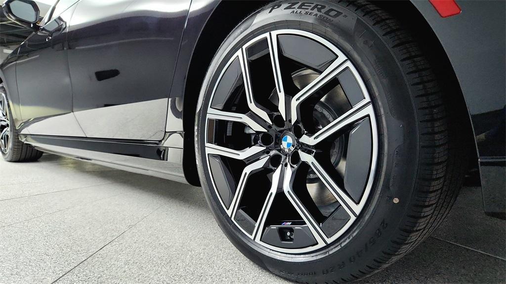 new 2025 BMW i7 car, priced at $129,525