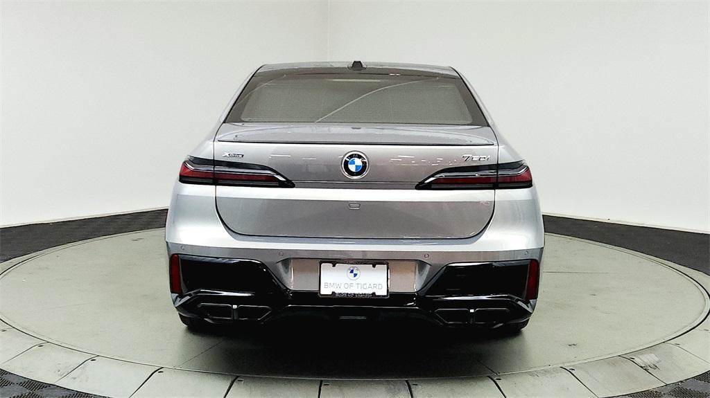 new 2025 BMW 760 car, priced at $145,775