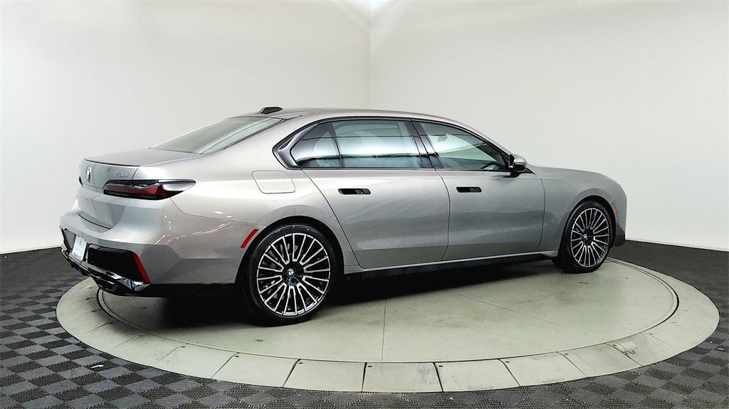 new 2025 BMW 760 car, priced at $145,775