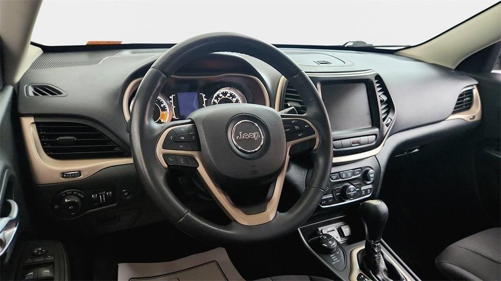 used 2015 Jeep Cherokee car, priced at $11,490