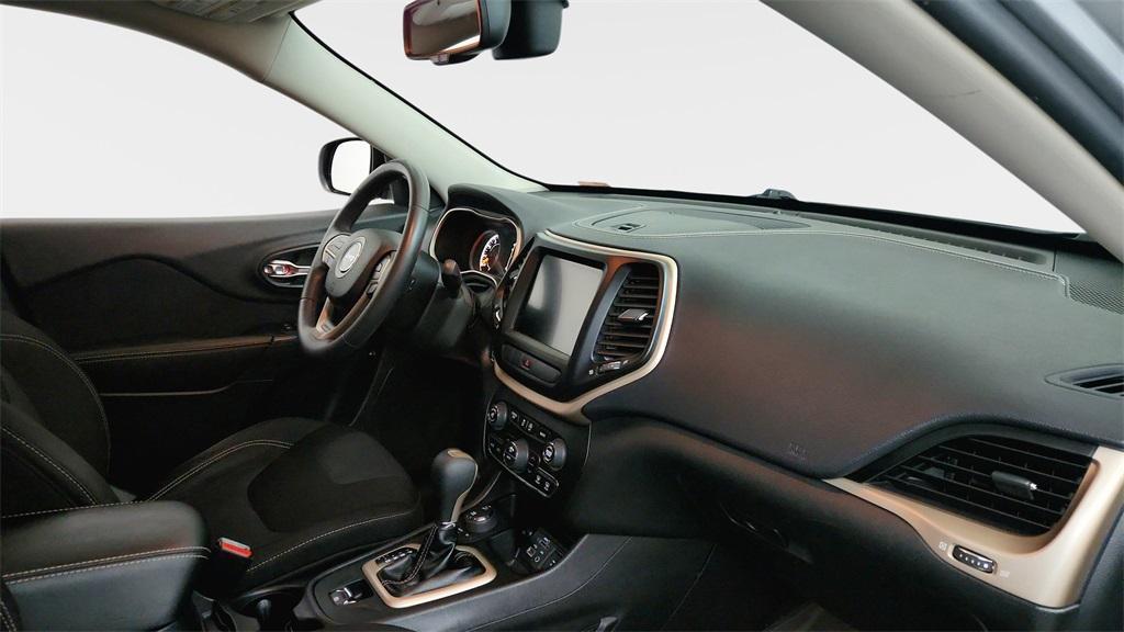 used 2015 Jeep Cherokee car, priced at $11,490
