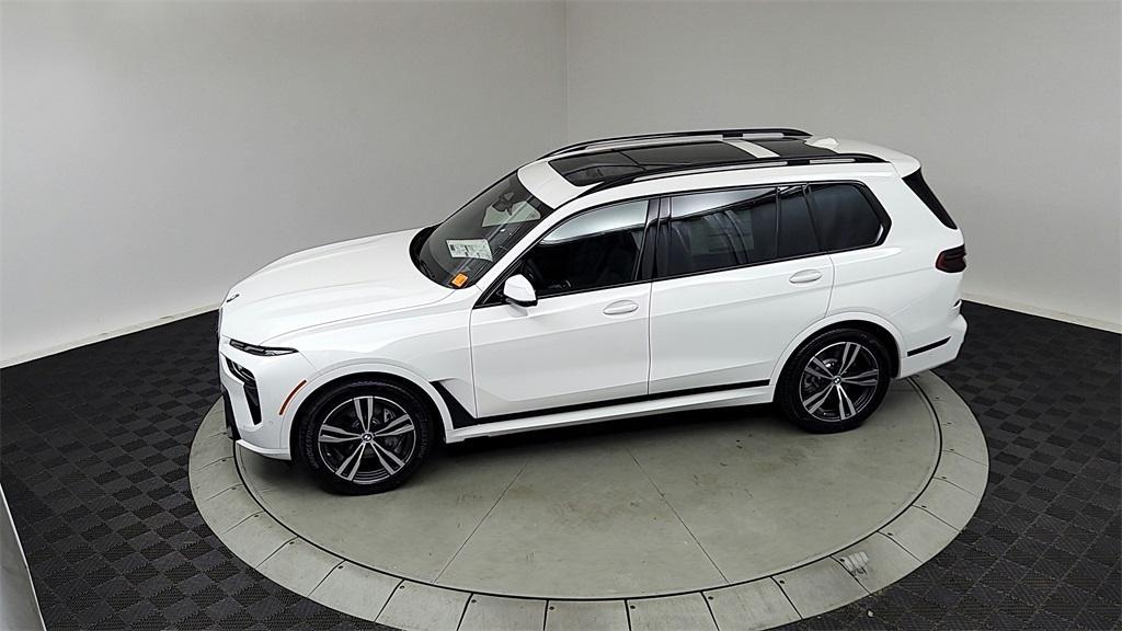 new 2025 BMW X7 car, priced at $92,995