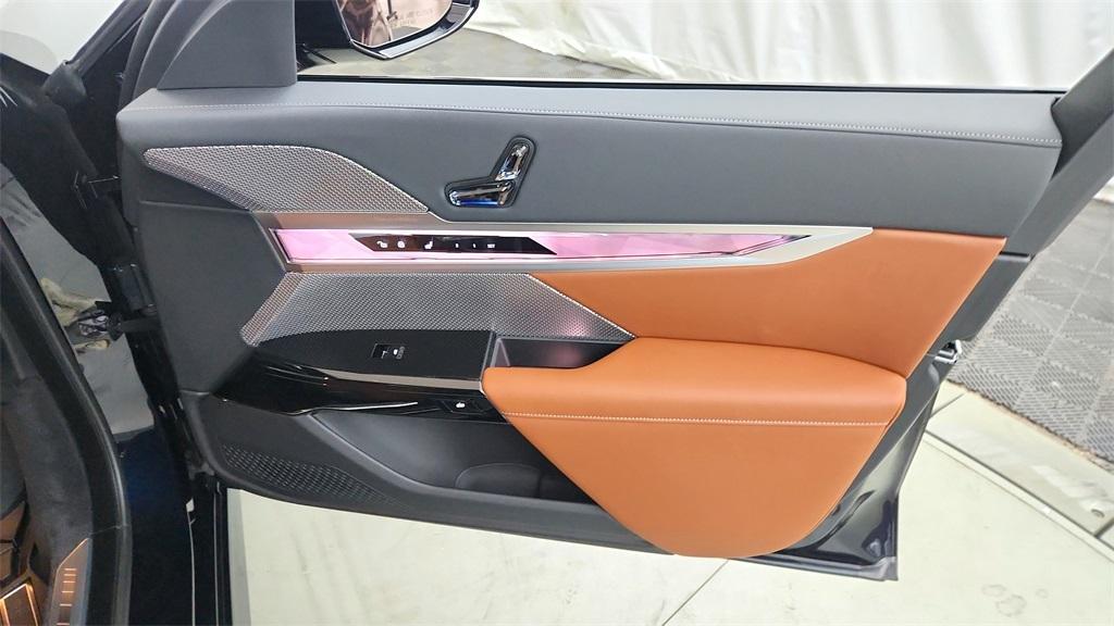 new 2025 BMW i7 car, priced at $140,125