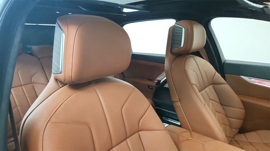 new 2025 BMW i7 car, priced at $140,125