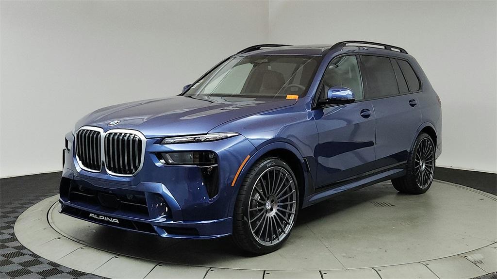 new 2025 BMW X7 car, priced at $159,695