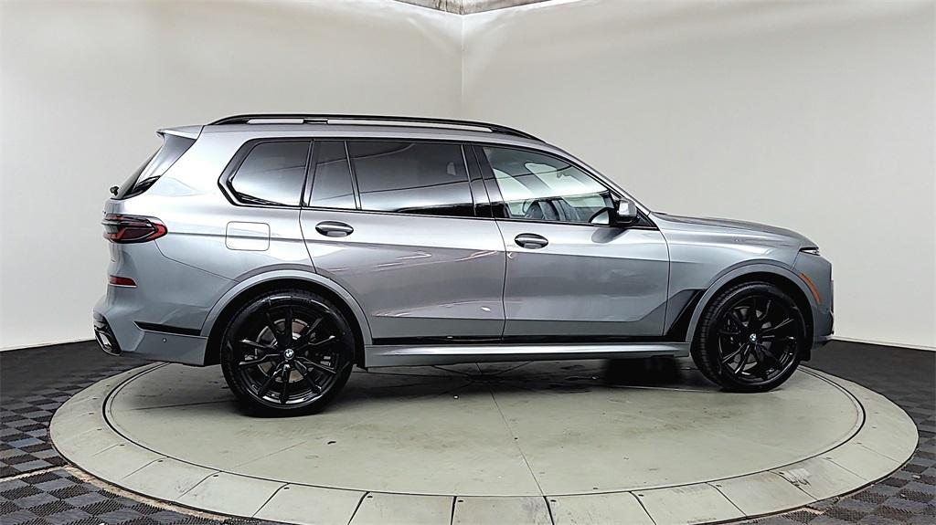 new 2026 BMW X7 car, priced at $100,425