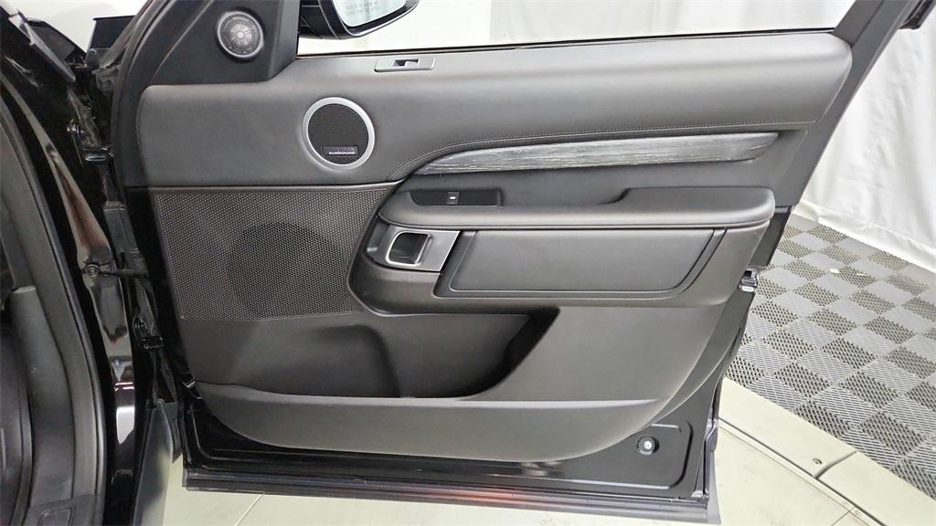 used 2018 Land Rover Discovery car, priced at $20,540