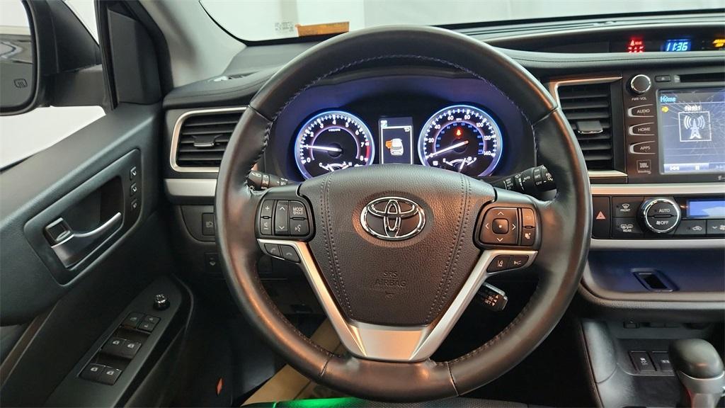 used 2019 Toyota Highlander car, priced at $34,900