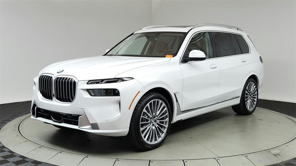 new 2025 BMW X7 car, priced at $95,900