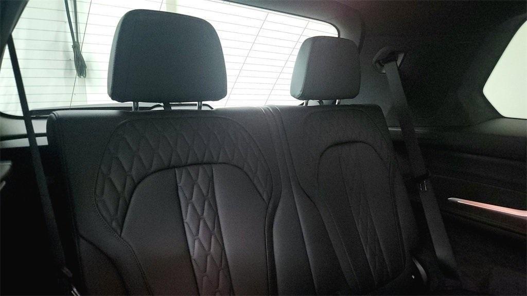 new 2026 BMW X7 car, priced at $123,665