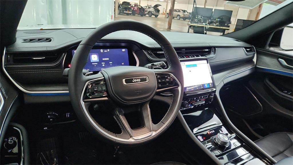 used 2023 Jeep Grand Cherokee car, priced at $39,999
