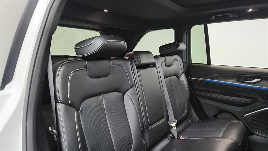used 2023 Jeep Grand Cherokee car, priced at $39,999