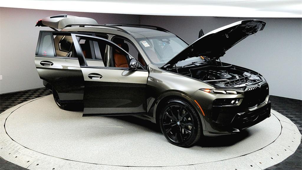 new 2025 BMW X7 car, priced at $121,520