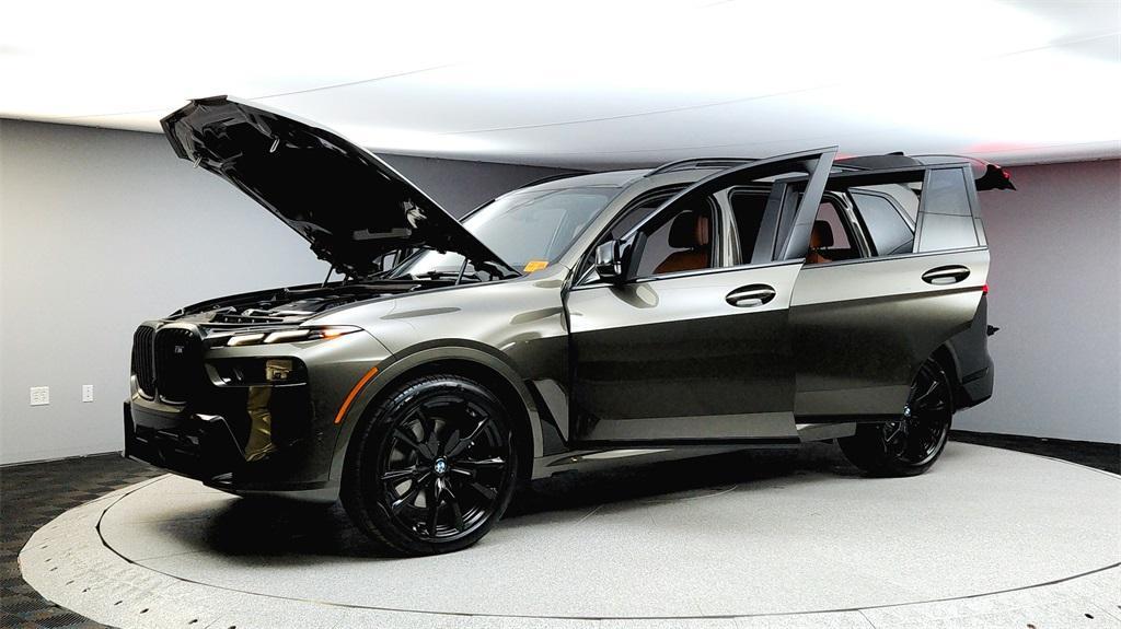 new 2025 BMW X7 car, priced at $121,520