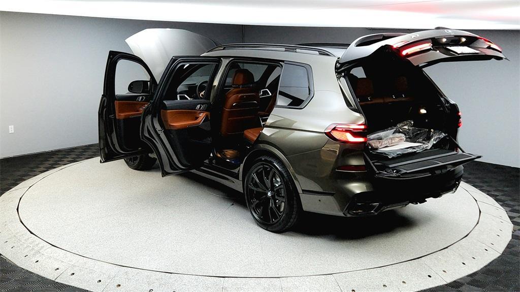 new 2025 BMW X7 car, priced at $121,520